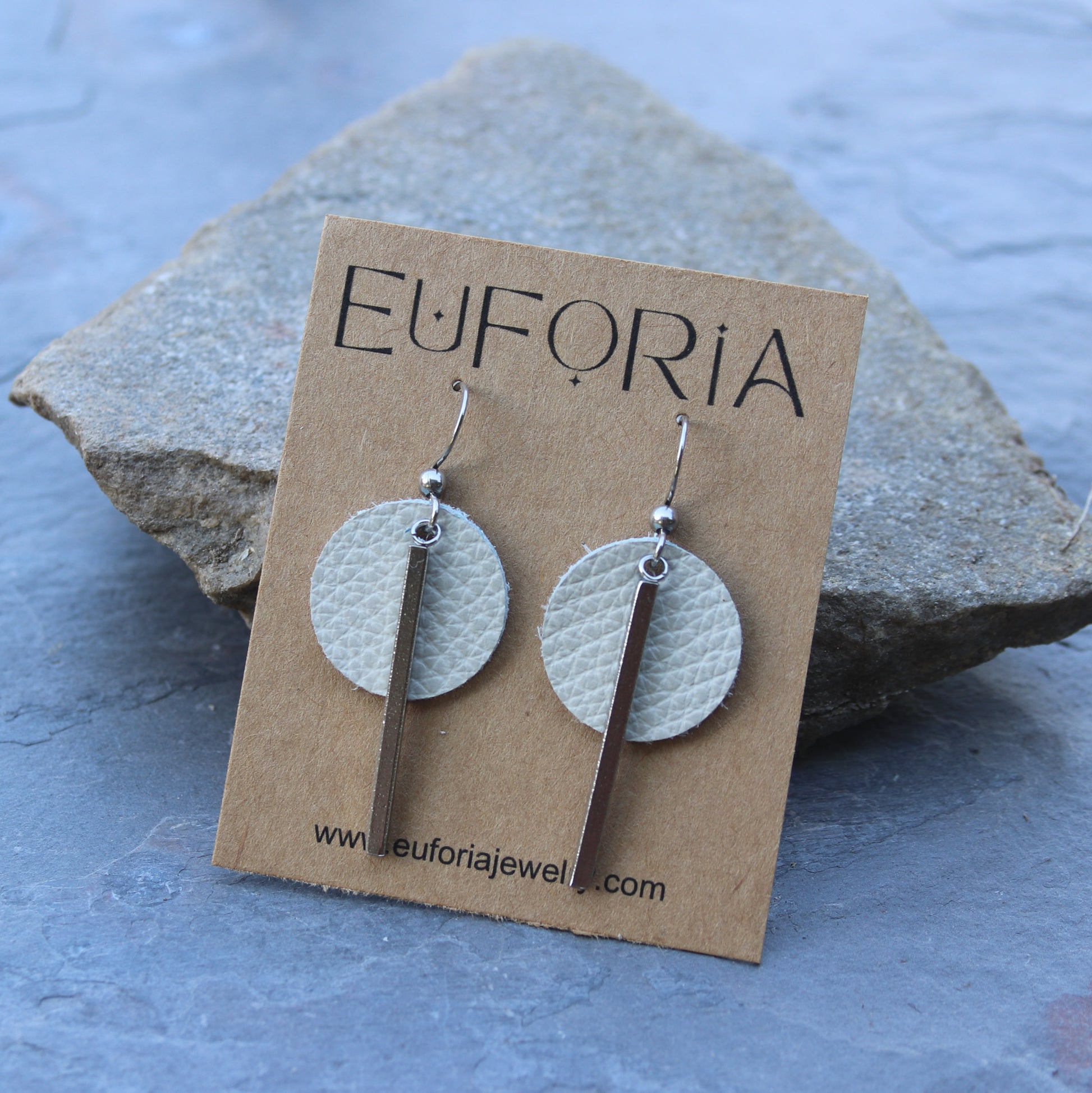 Cream leather .75" circle and stainless bar leather earrings