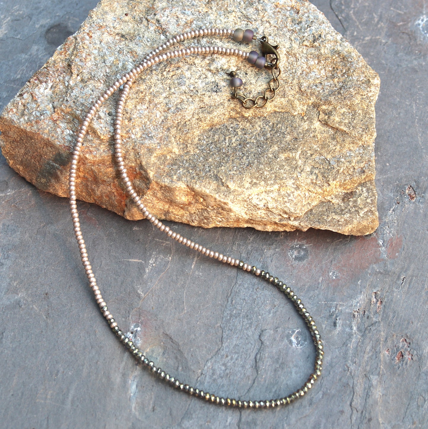 Flash Necklace - Grey Luster